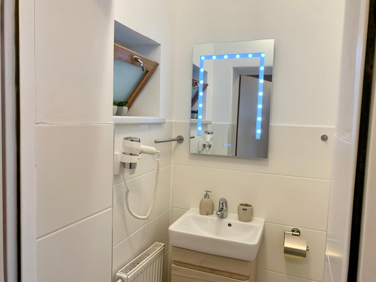 Air-Conditioned, Quiet Apartment With A Terrace In Center Of St Poelten - Smart Tv Sankt Poelten Eksteriør bilde